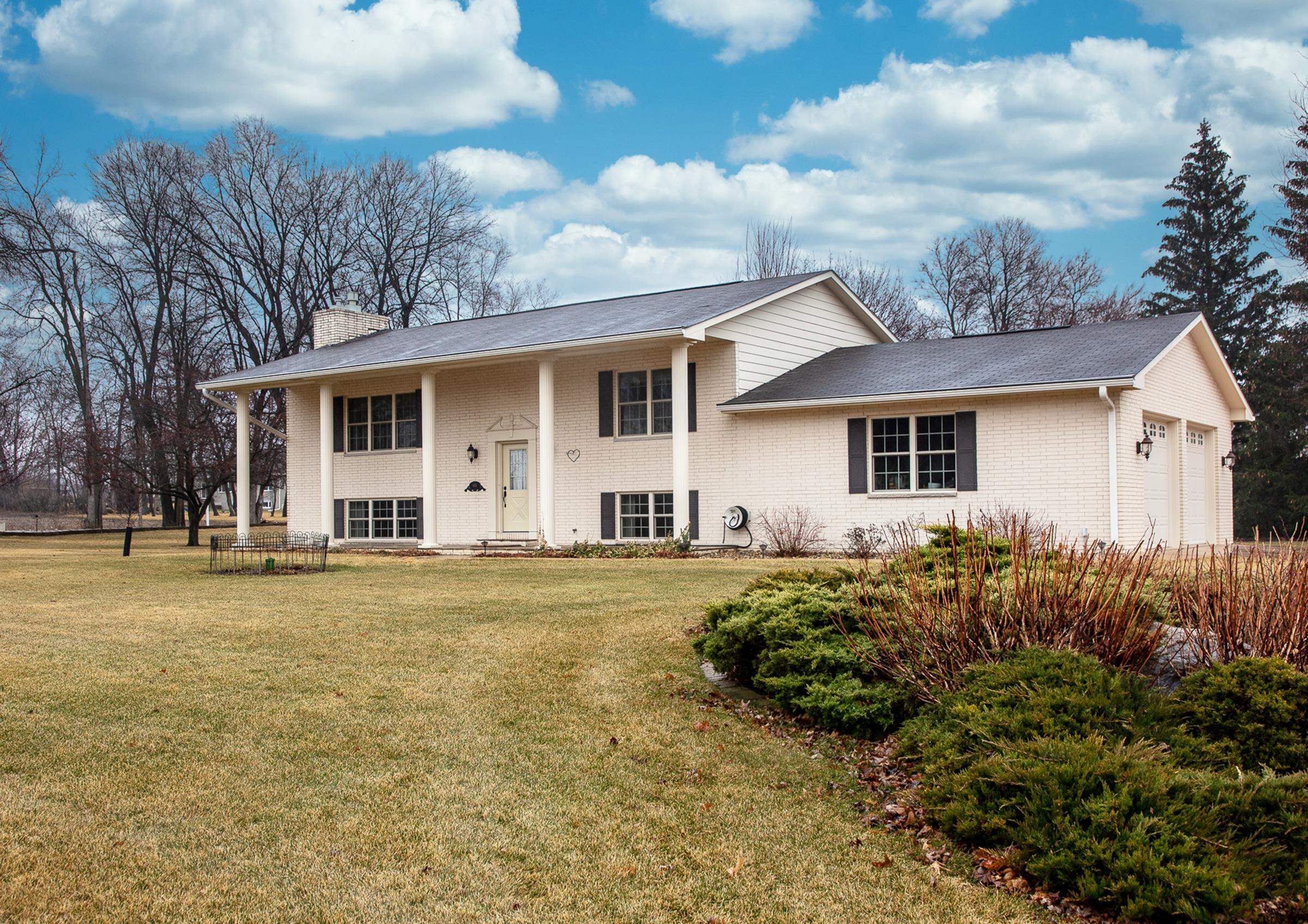 600 Brown Lane  Waverly IA 50677 photo