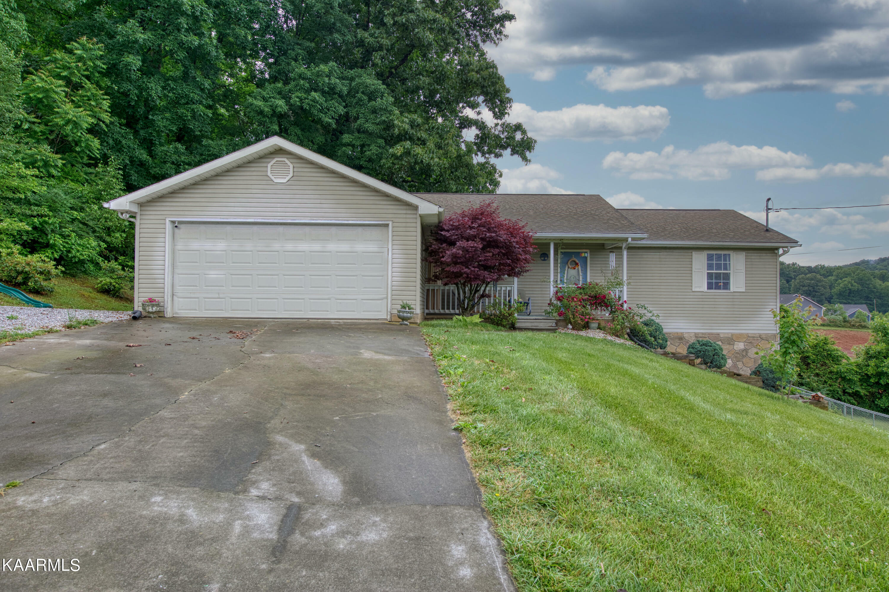 Property Photo:  829 Thomas Farms Drive  TN 37760 