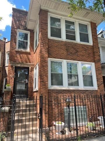 Property Photo: 530 N Lawler Avenue IL 60644