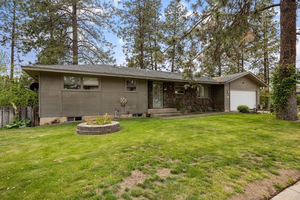 Property Photo: 6417 N Greenwood Blvd WA 99208