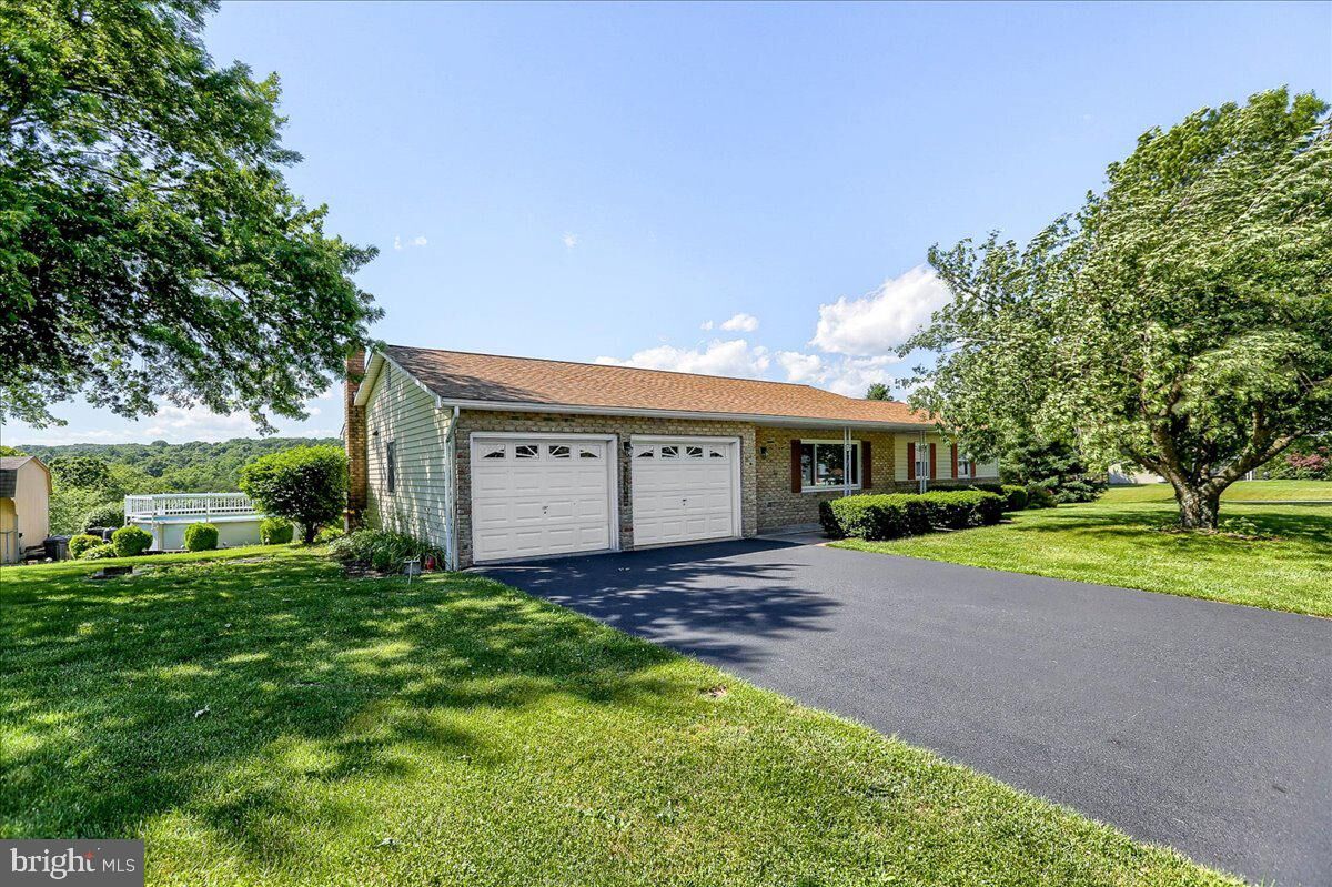 Property Photo: 15 McNaughton Drive PA 17020