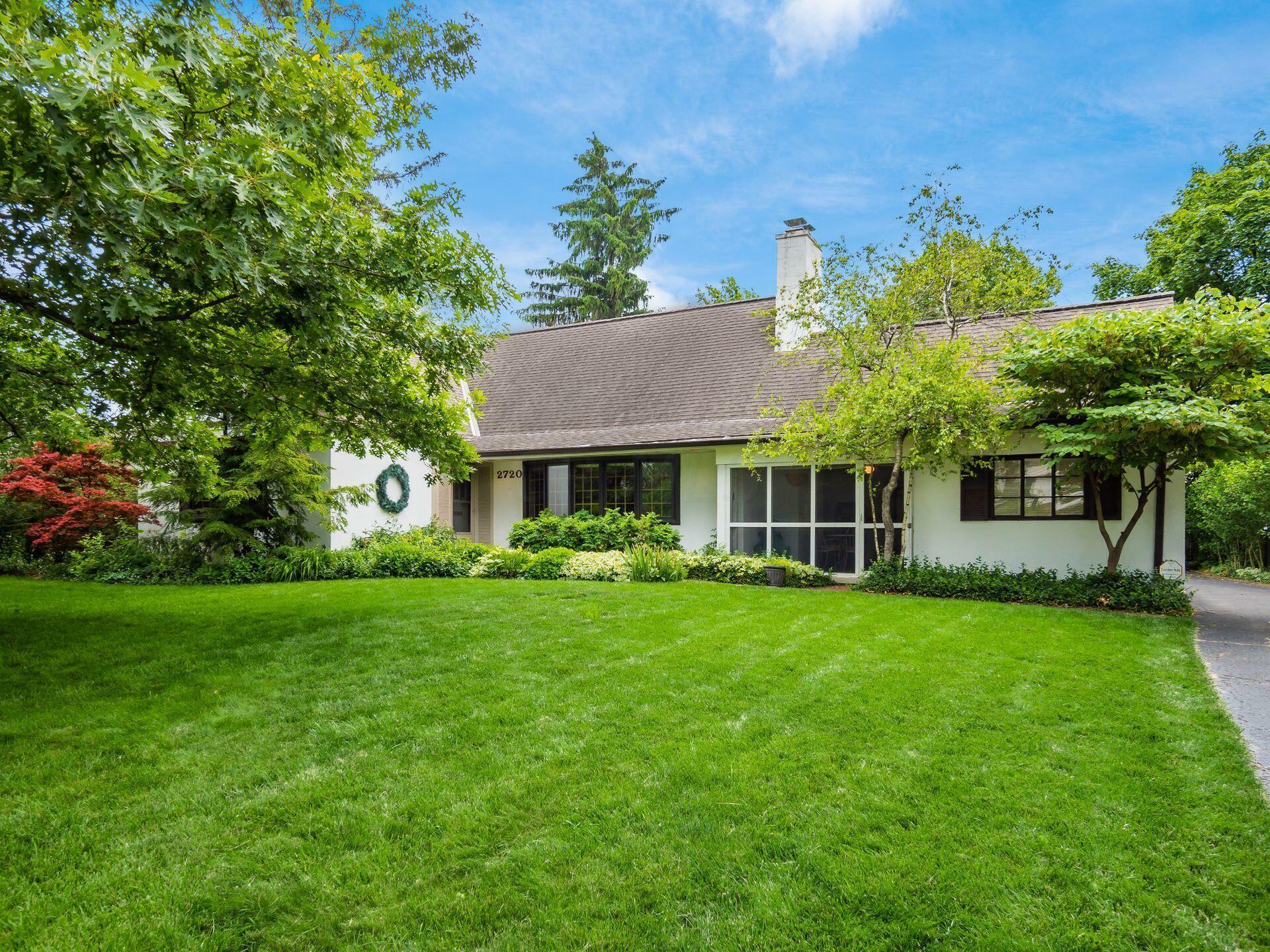 Property Photo: 2720 Tremont Road OH 43221