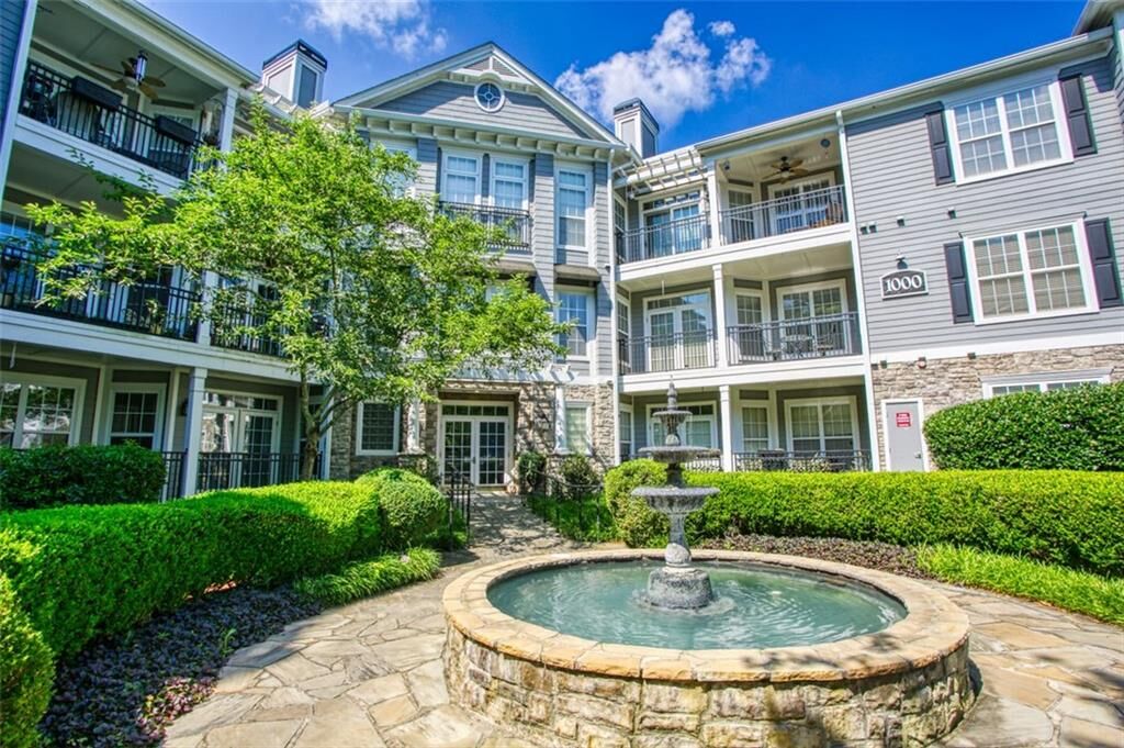 Property Photo:  4100 Paces Walk SE 1102  GA 30339 