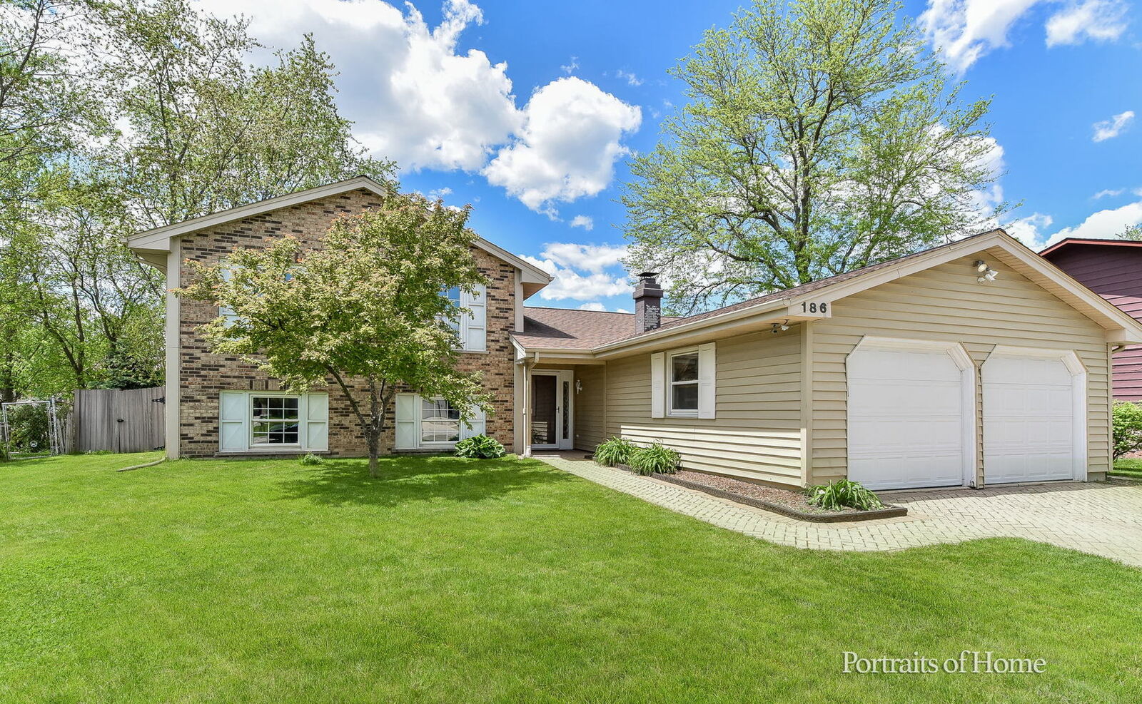 Property Photo:  186 Ivy Lane  IL 60108 
