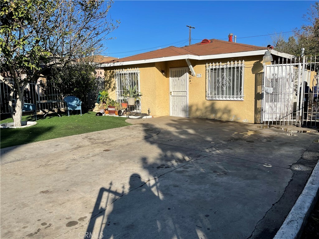 Property Photo:  917 S Hope Ave  CA 91761 