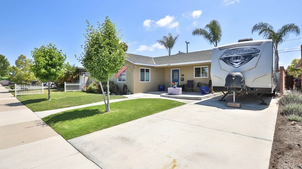 Property Photo:  3074 Carfax Avenue  CA 90808 