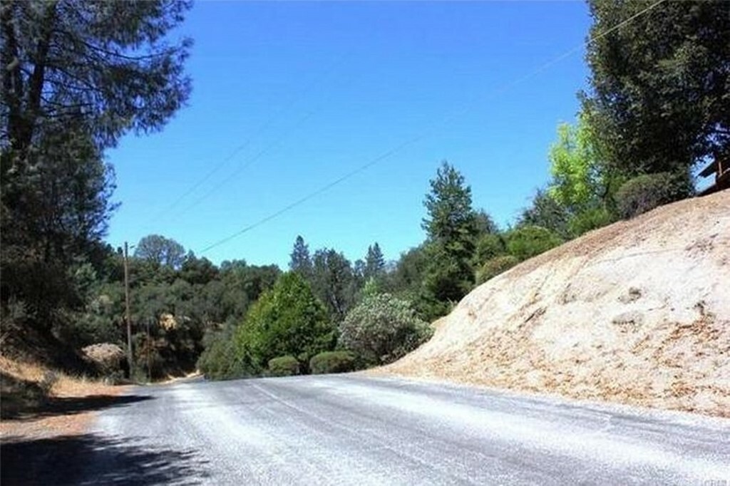 Property Photo:  0 3.31 Ac Meadowwood Road  CA 93644 