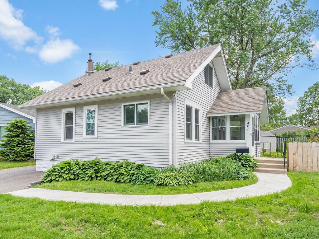 Property Photo:  406 Monroe Place  MN 55343 