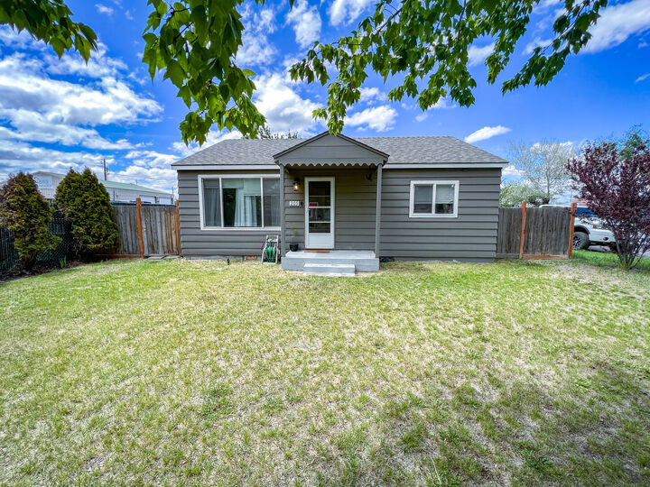 205 SE Jackson Street  Redmond OR 97756 photo