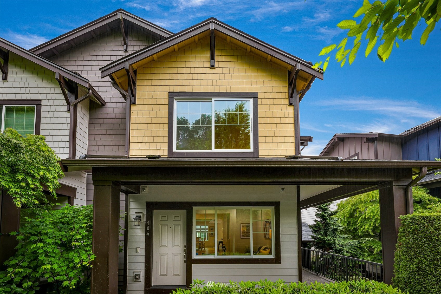 Property Photo: 10384 157th Place NE 104 WA 98052