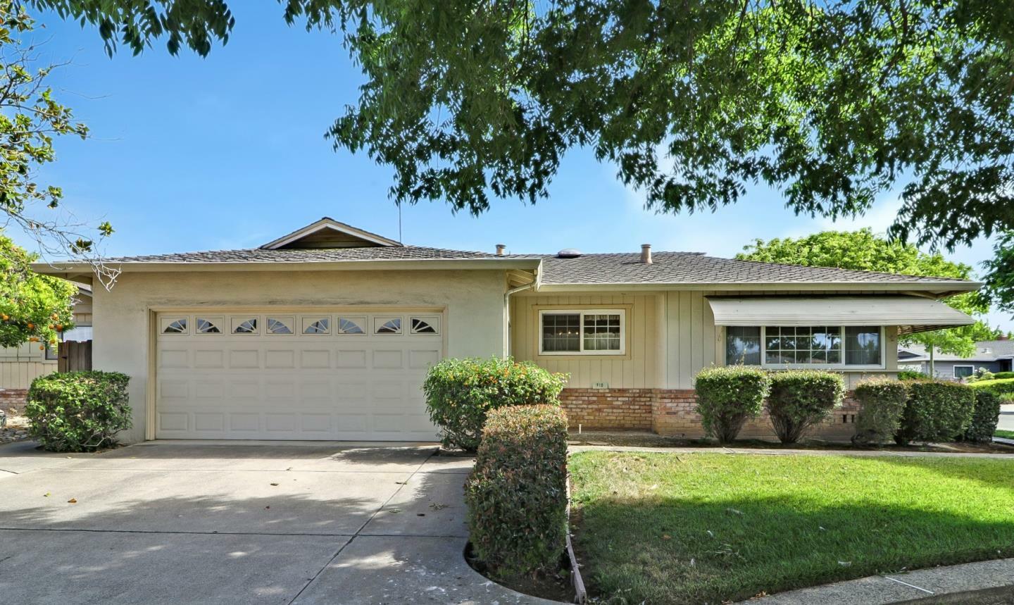 Property Photo: 910 Longwood Lane CA 95129