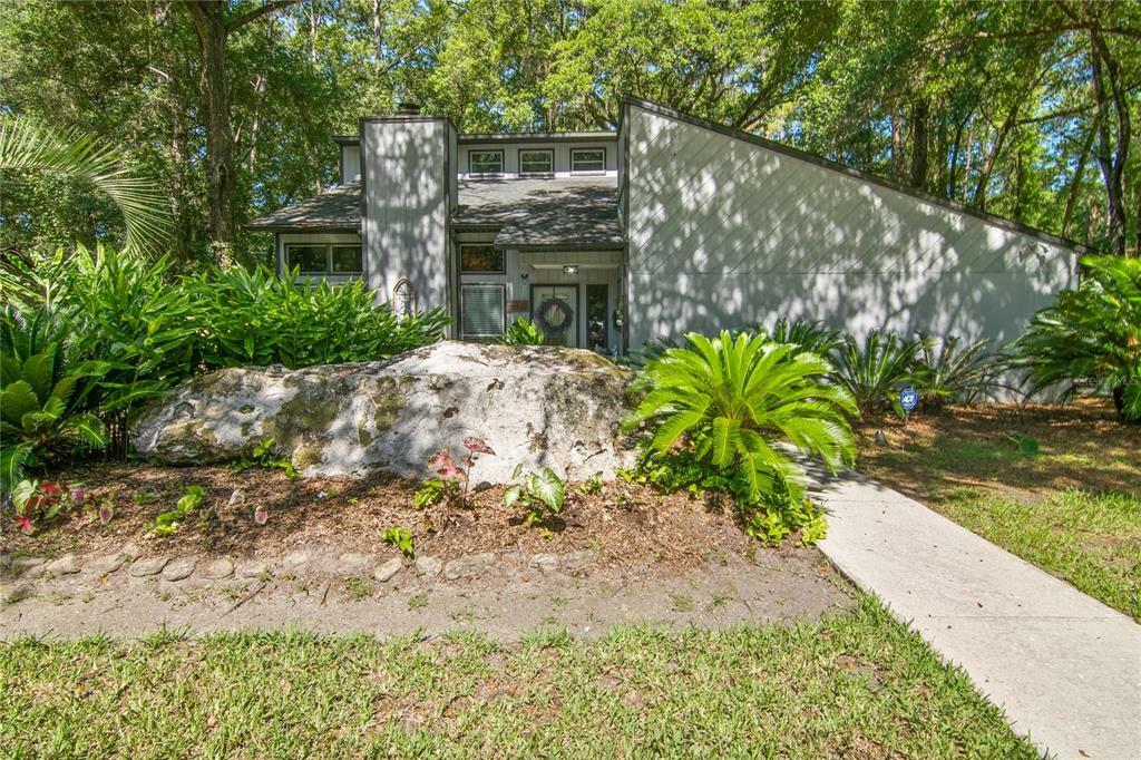 Property Photo:  610 SW 77th Terrace  FL 32607 