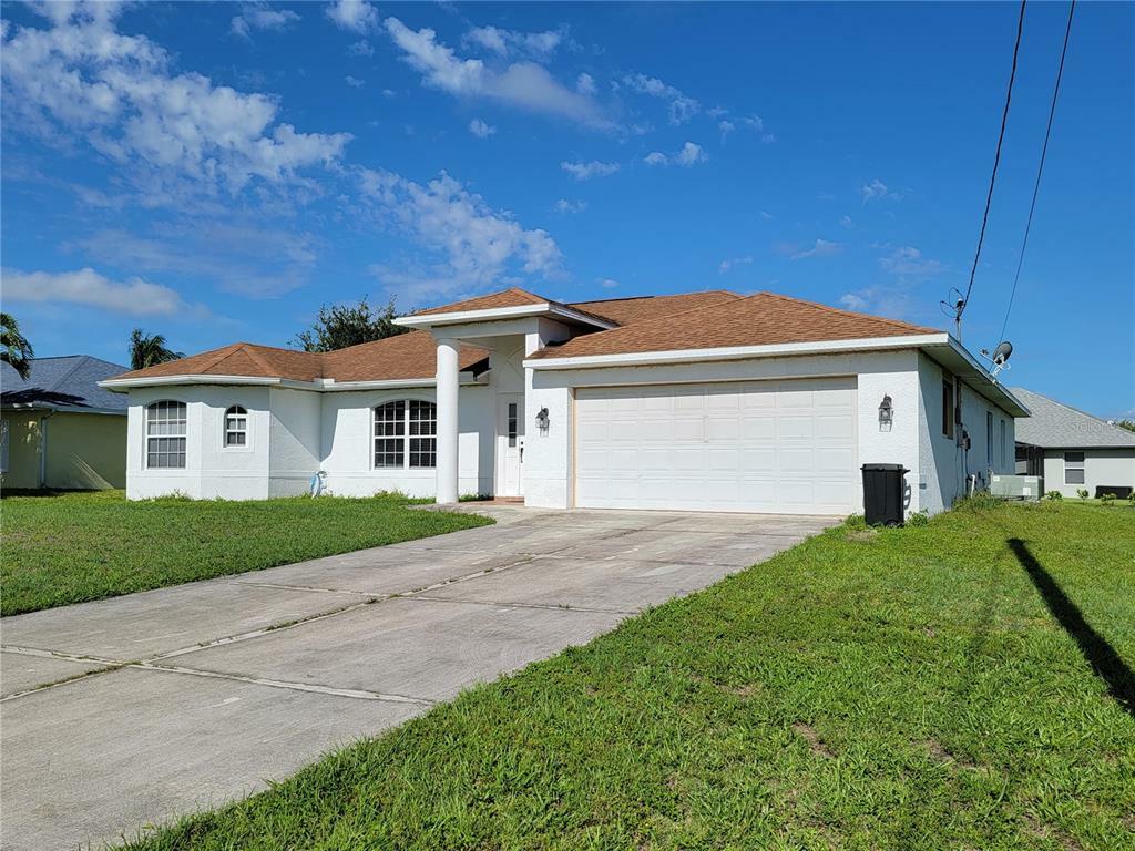 Property Photo: 1024 SE 5th Court FL 33990