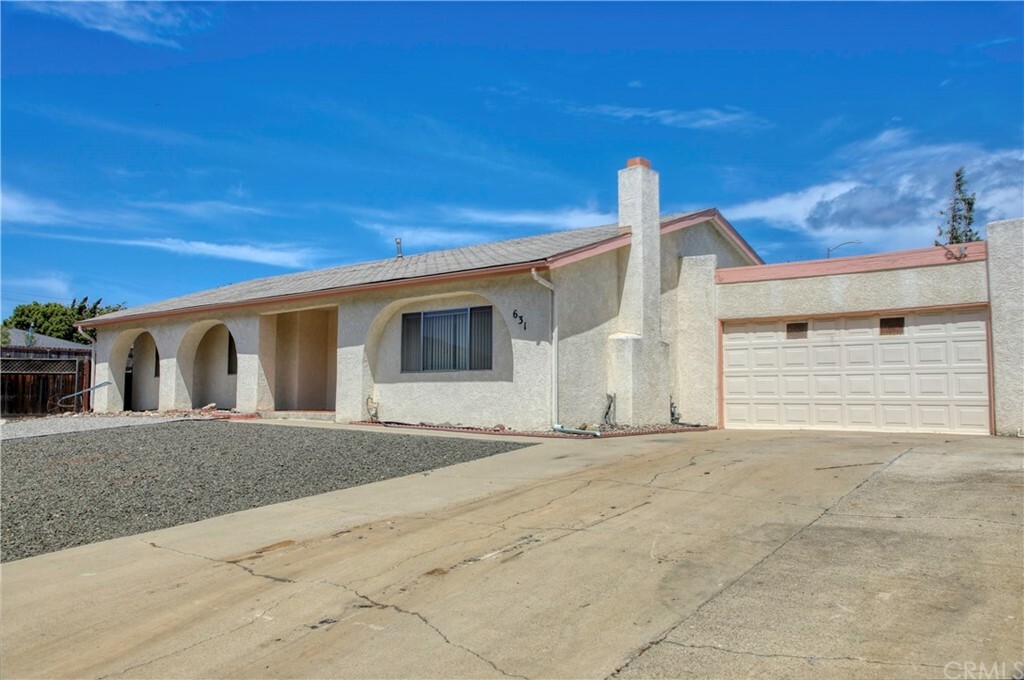 Property Photo:  631 Verde Place  CA 93420 