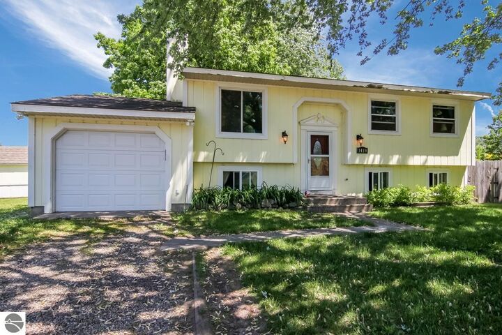 1410 Green Brier Drive  Traverse City MI 49684 photo