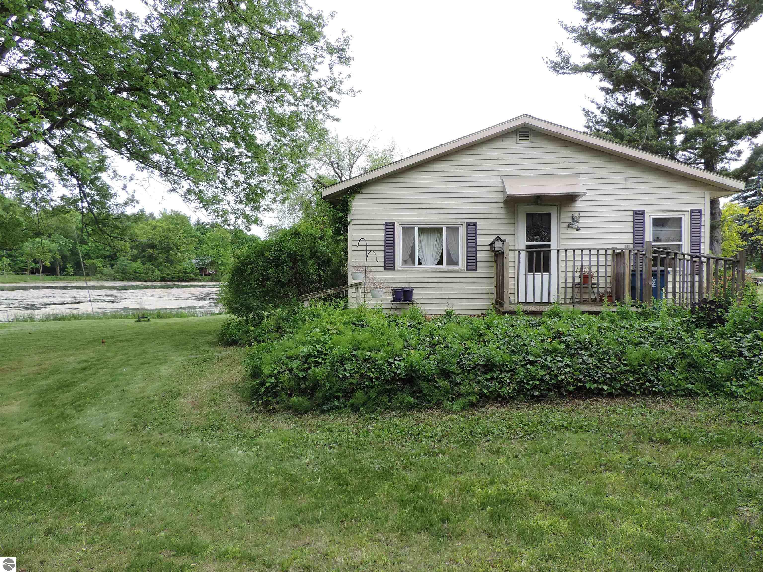 Property Photo:  109 Park Place  MI 49305 