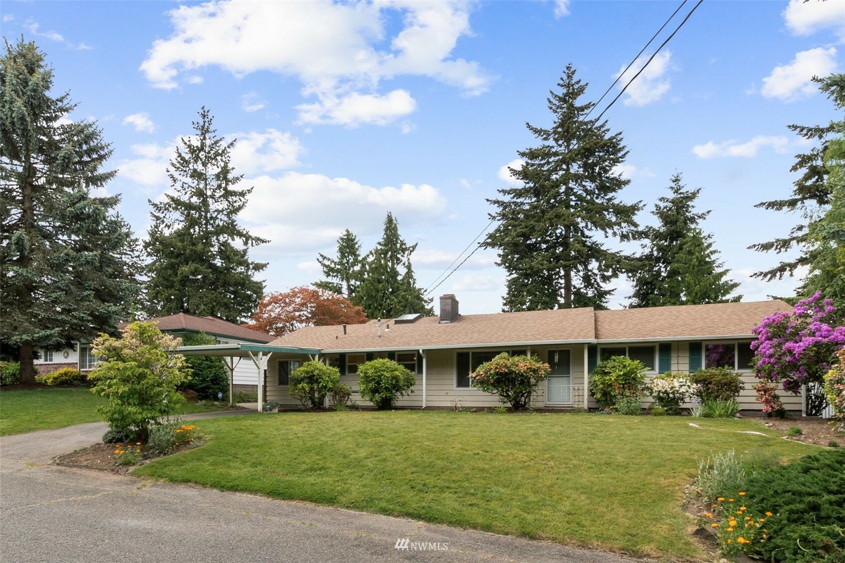 Property Photo:  23235 28th Avenue S  WA 98198 