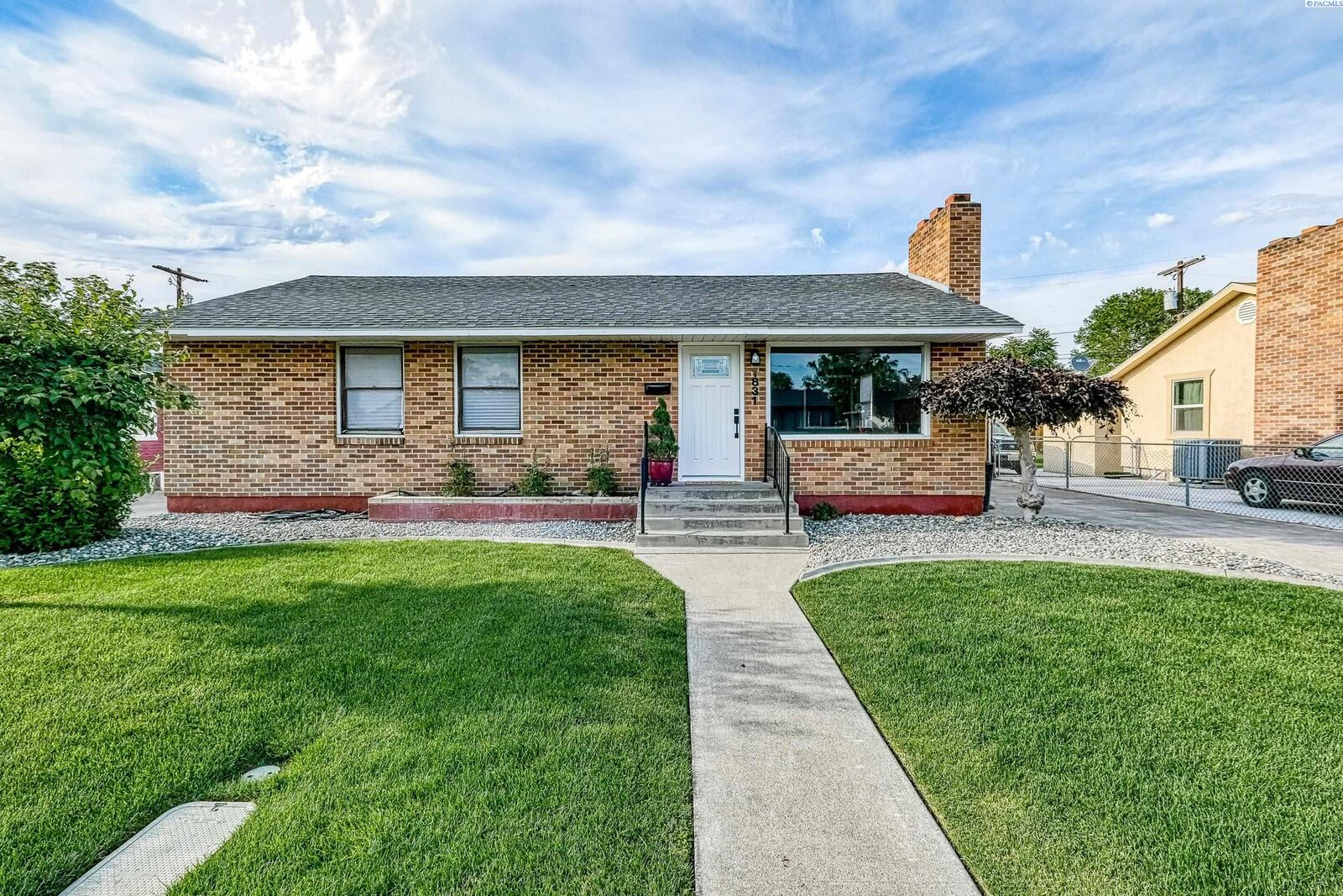 Property Photo: 1831 W Margaret St. WA 99301