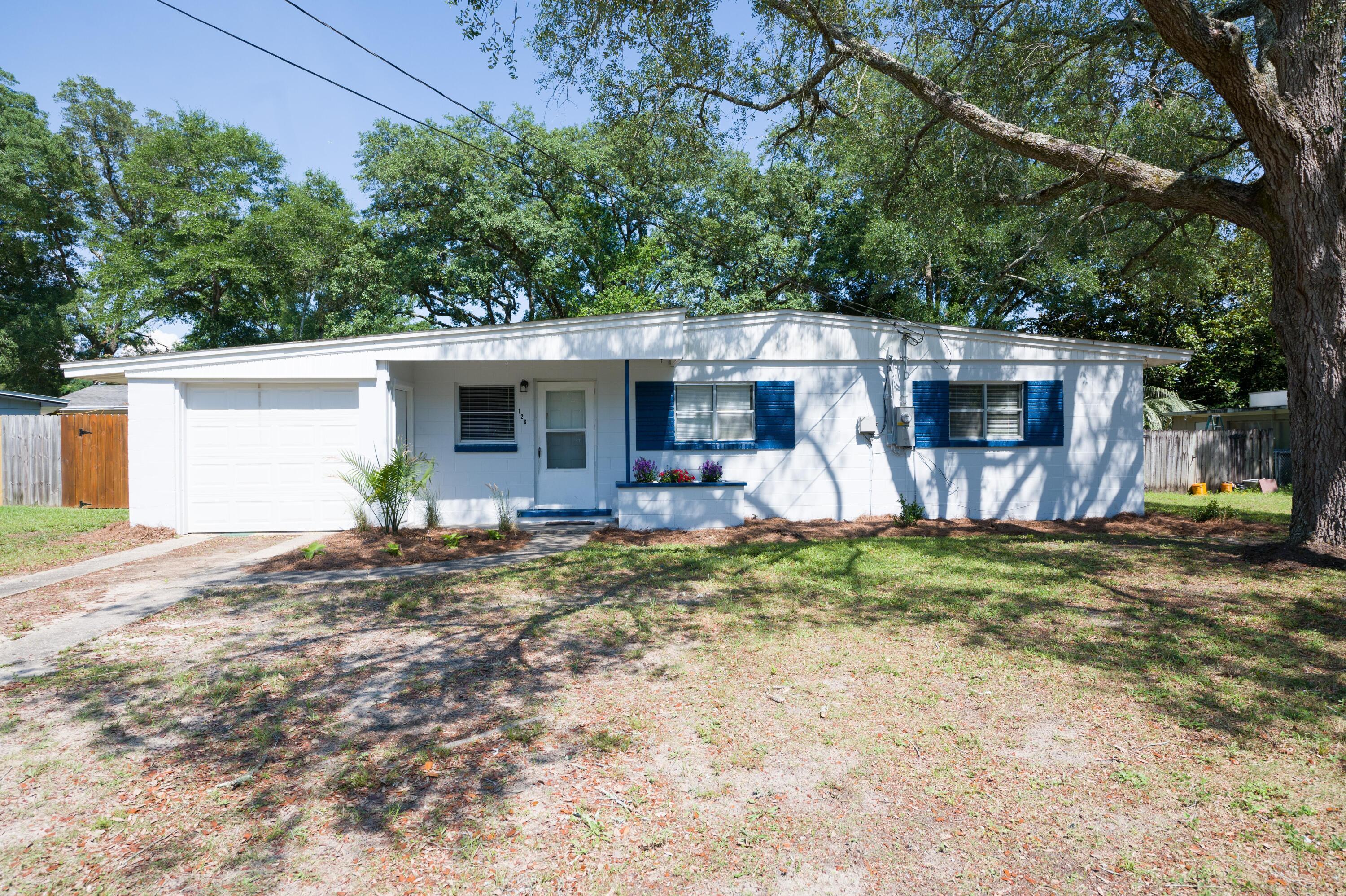 Property Photo: 126 2nd Street FL 32578
