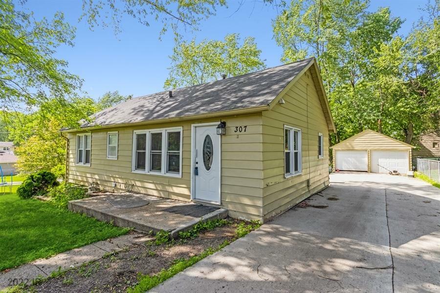 307 McKinley Avenue  Des Moines IA 50315 photo