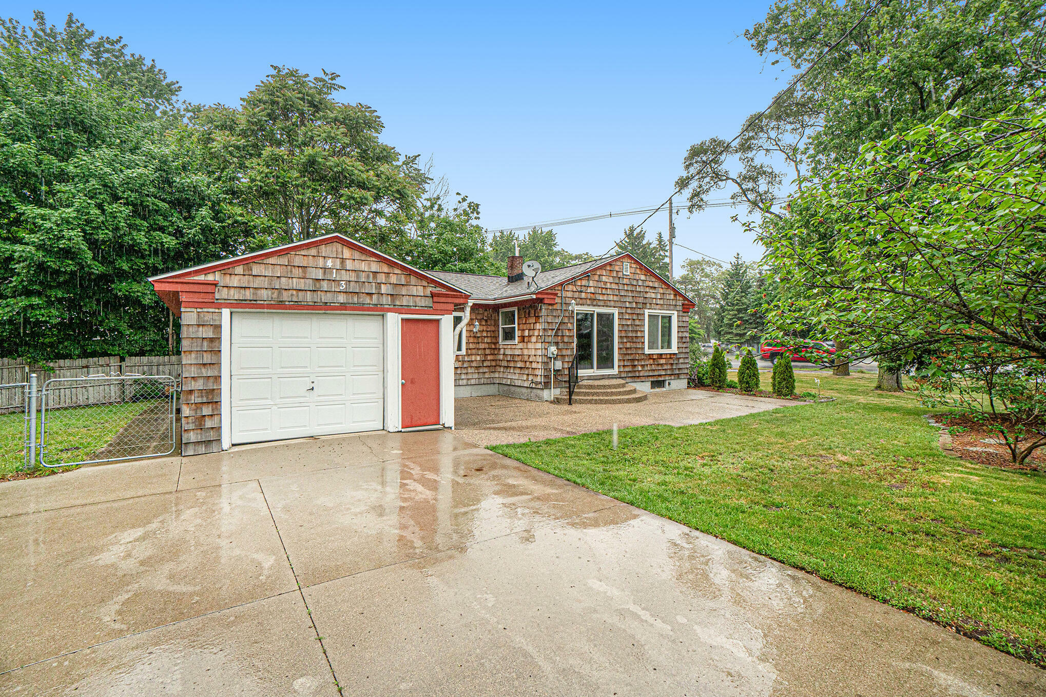 Property Photo:  413 Rose Park Drive  MI 49424 