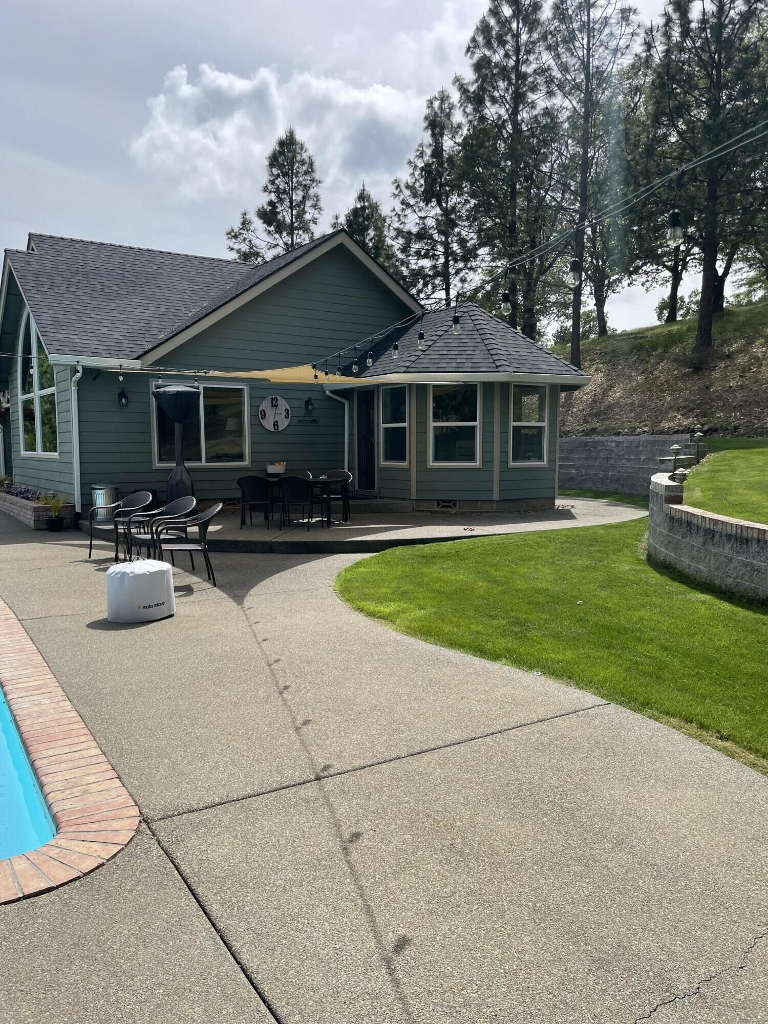 Property Photo: 5656 Foothill Boulevard OR 97526