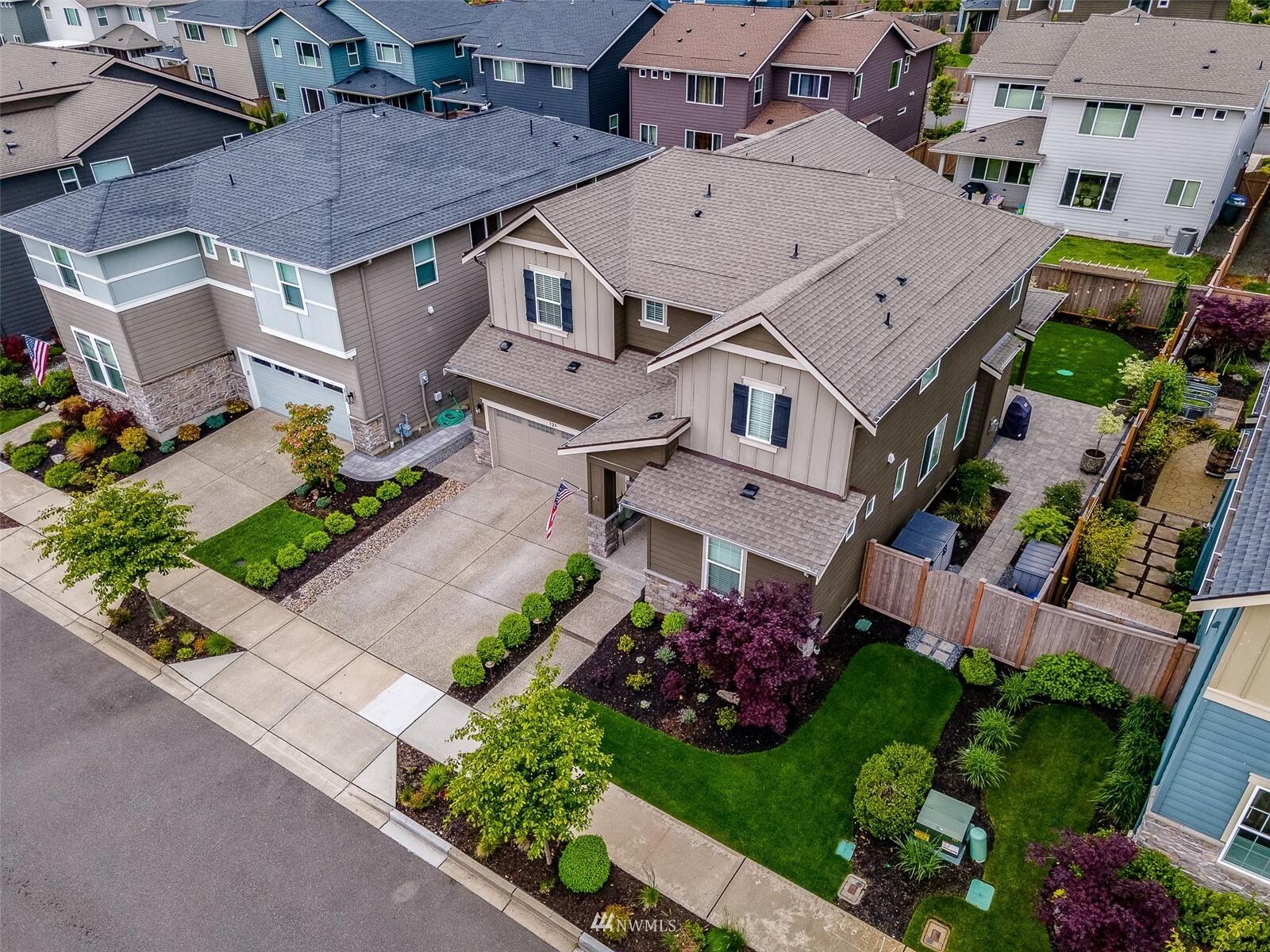 Property Photo: 324 Zemp Way NE WA 98045