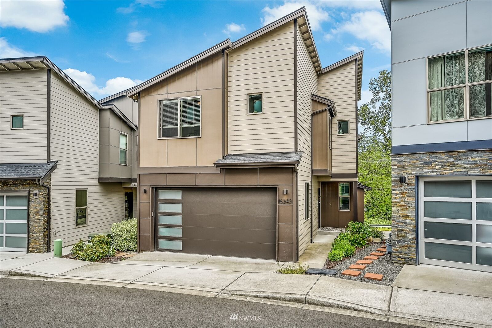 Property Photo: 16343 Main View Lane NE WA 98019