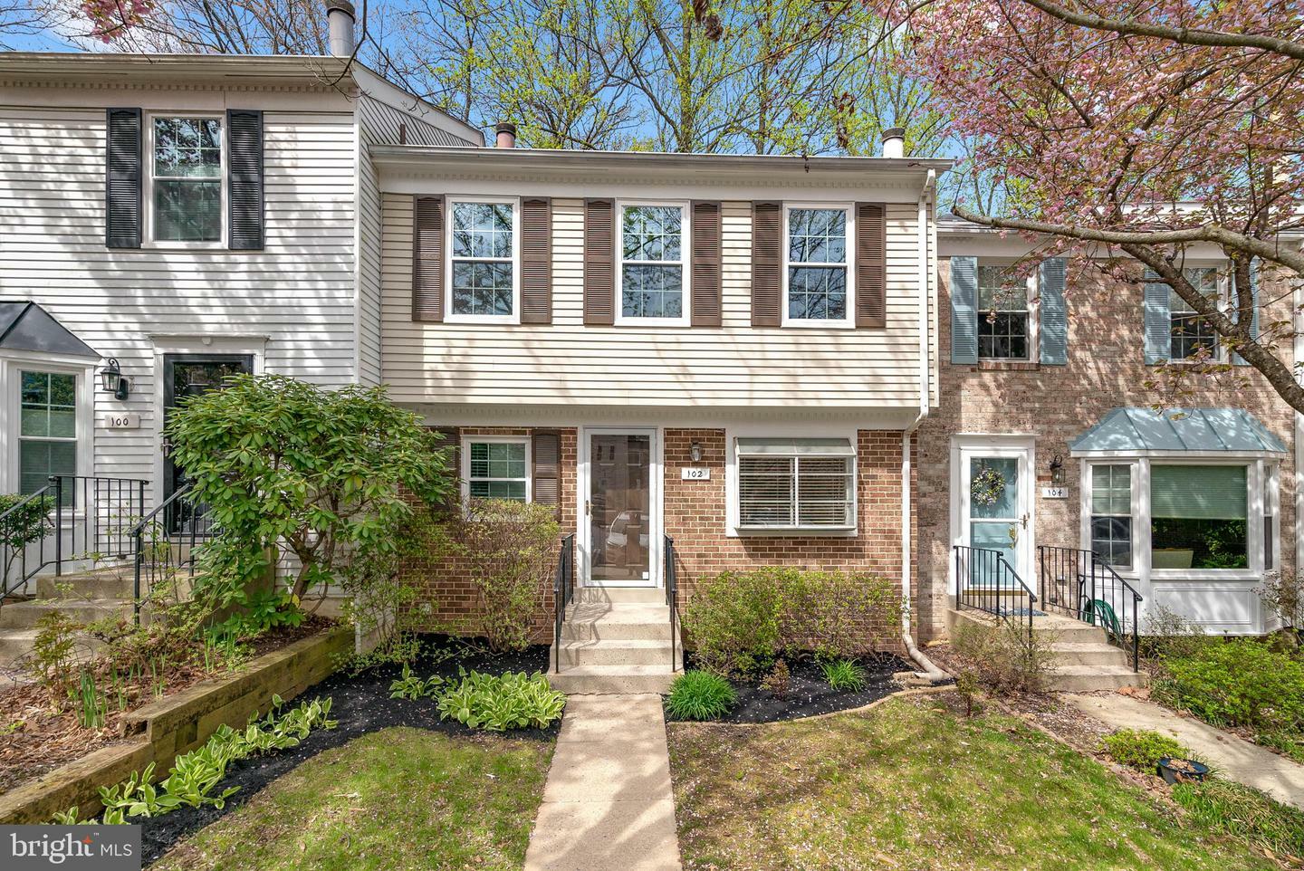 Property Photo: 102 Kestrel Court MD 20879
