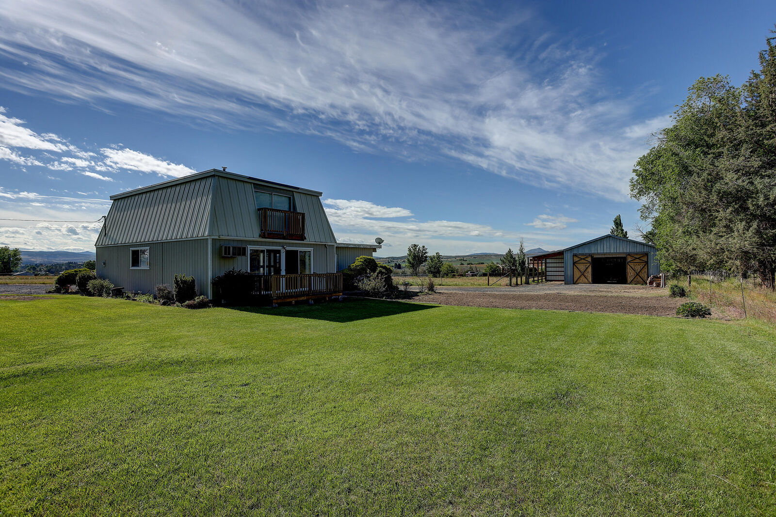 Property Photo: 1766 SW Quall Drive OR 97741