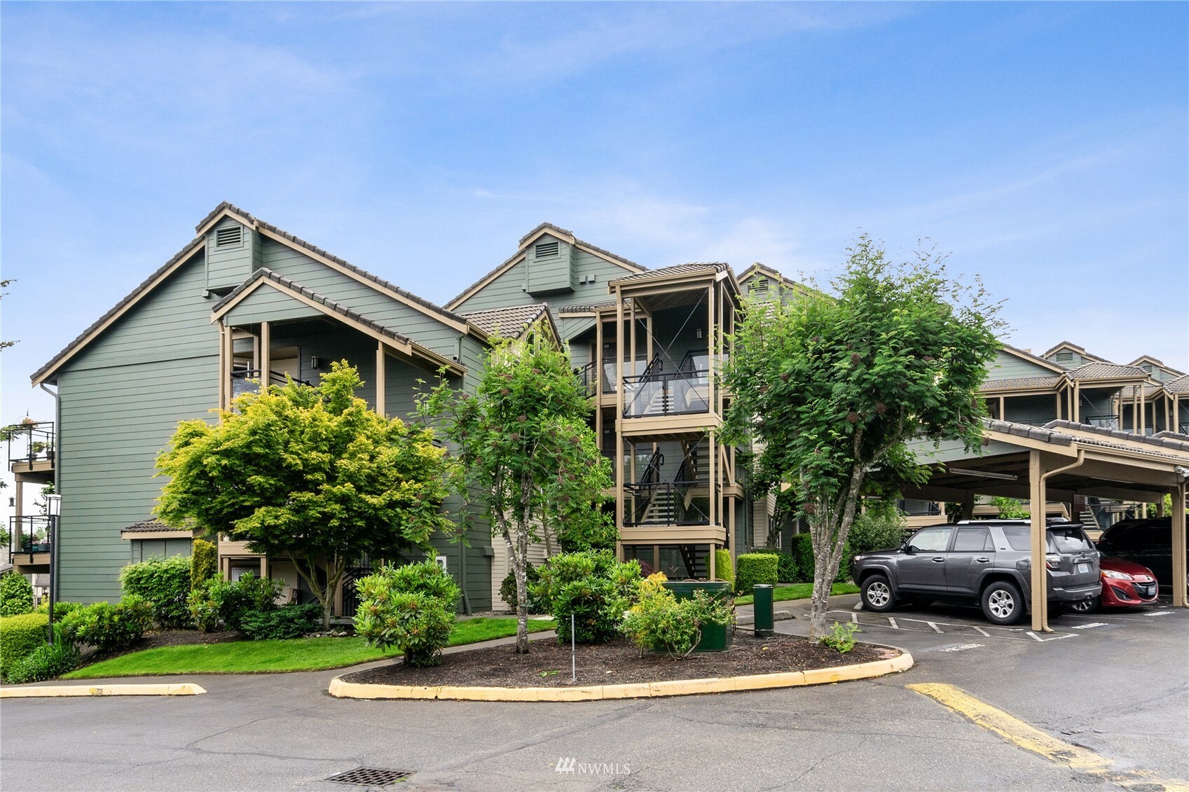 Property Photo: 3008 N Narrows Drive F-303 WA 98407