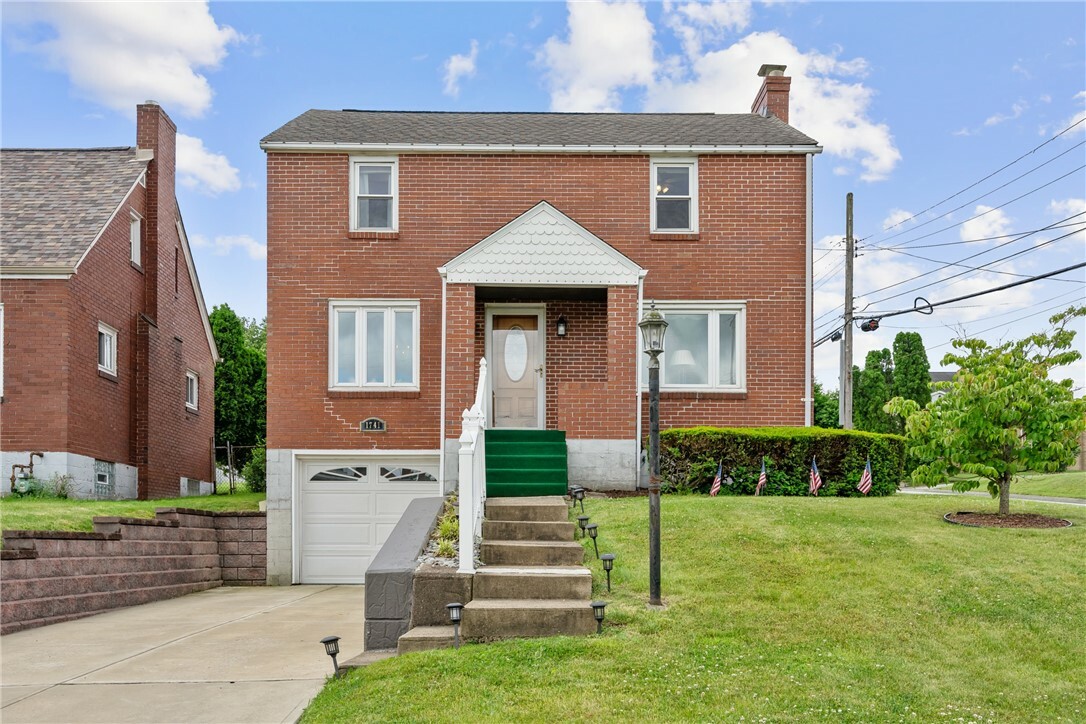 Property Photo:  1741 Maine Ave  PA 15122 