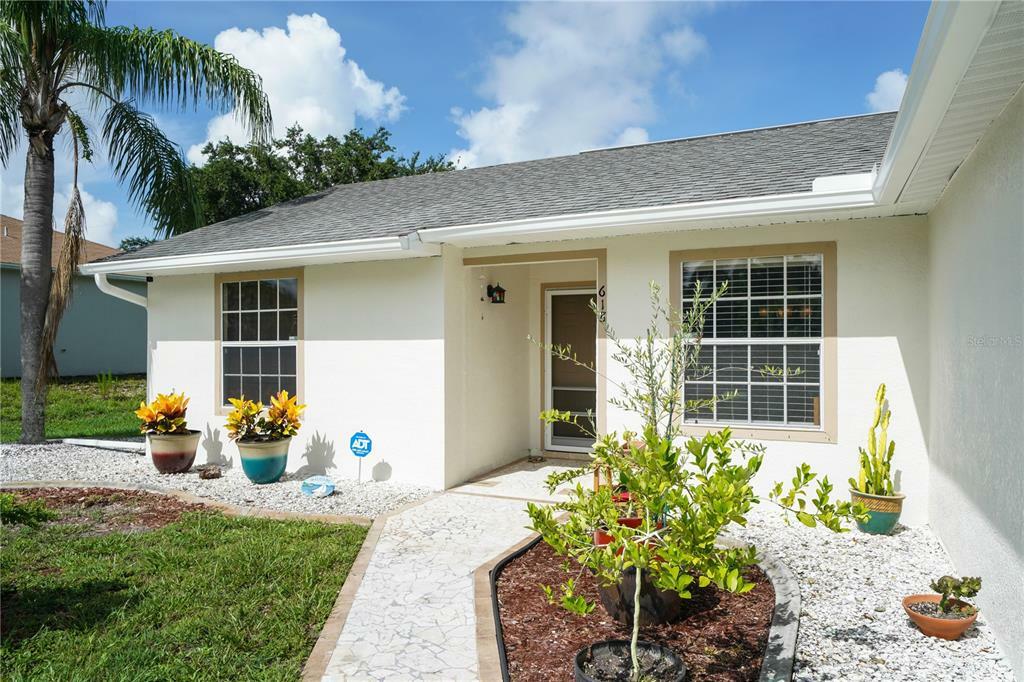 Property Photo:  618 SW 11th Avenue  FL 33991 