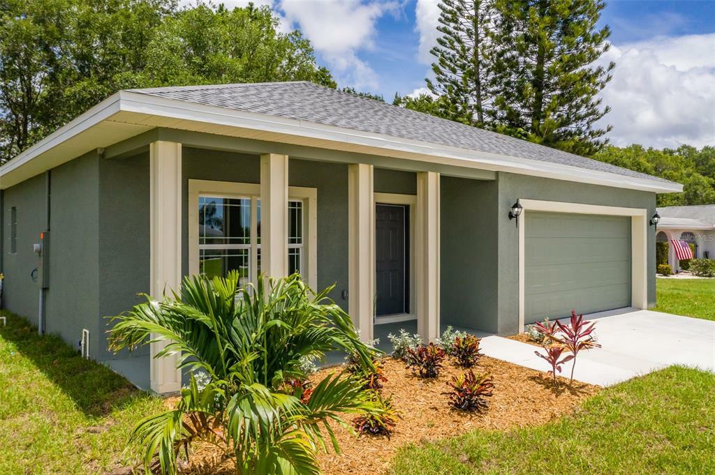 Property Photo:  1609 New Bedford Drive  FL 33573 