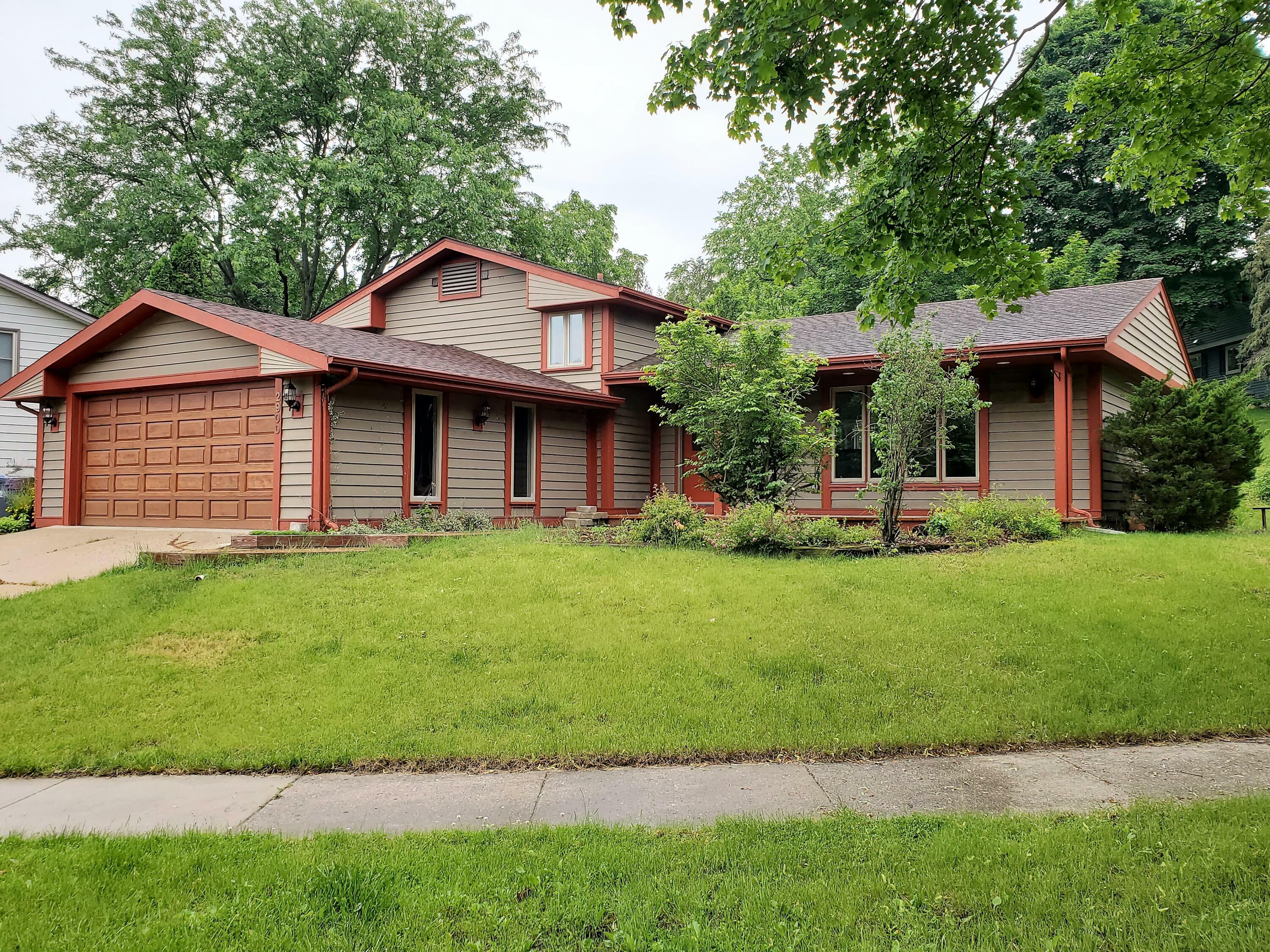 Property Photo: 2900 Coventry Ln WI 53188