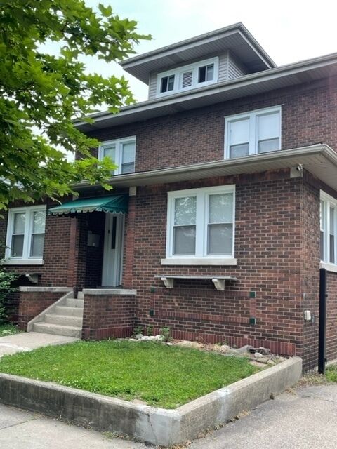 Property Photo: 605 Hirsch Avenue 1N IL 60409