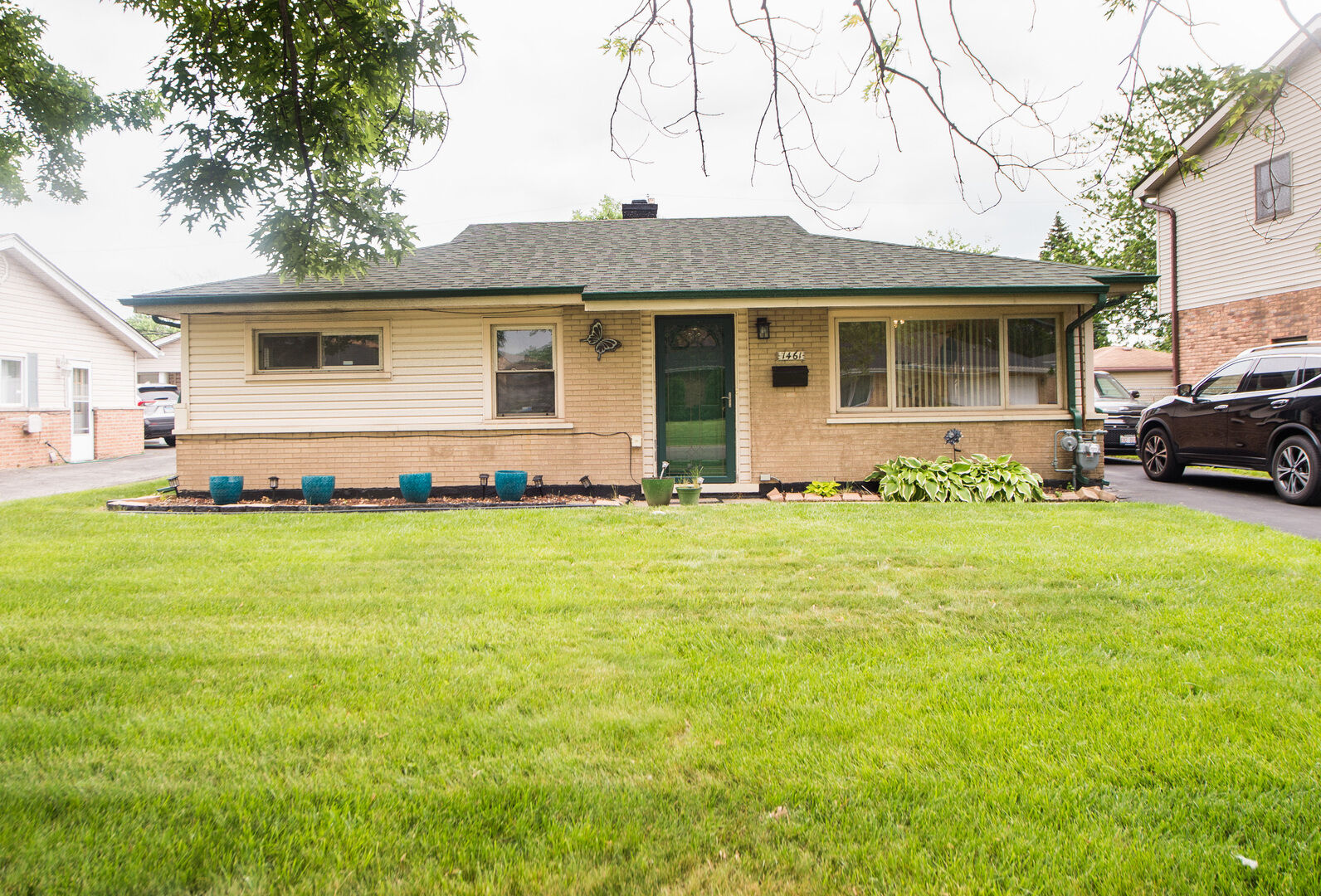 Property Photo:  1461 Gordon Avenue  IL 60409 
