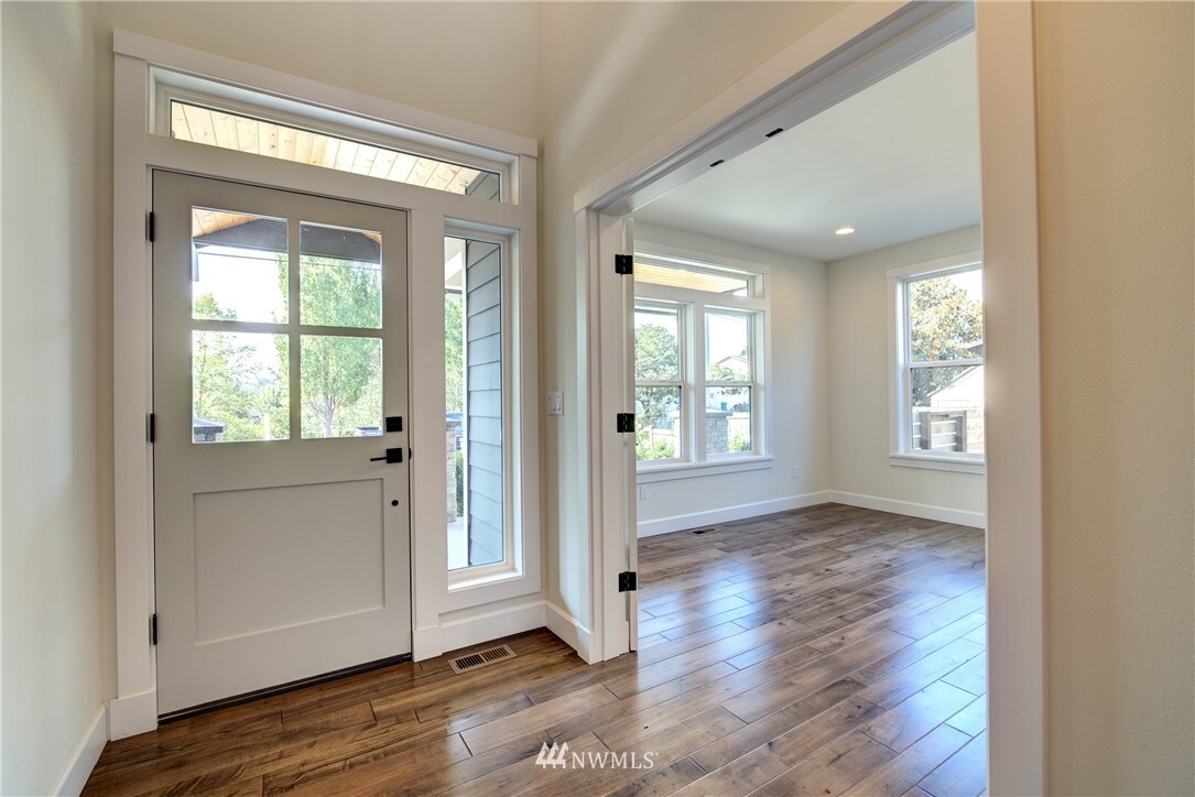 Property Photo: 668 10th Avenue WA 98033