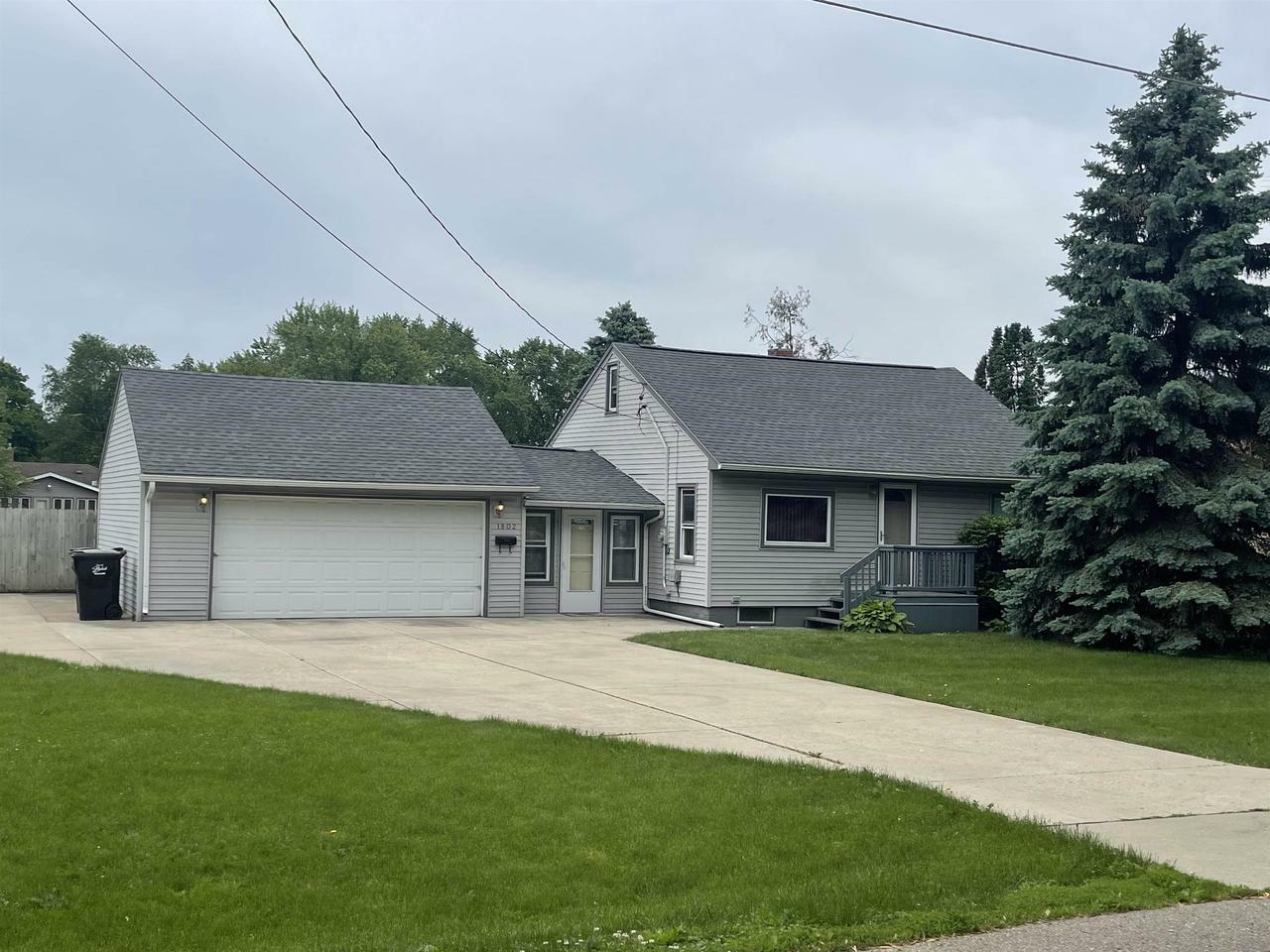 Property Photo:  1802 Carlyle Rd  WI 53511 