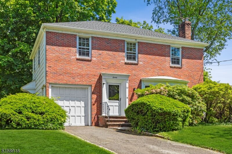 Property Photo:  20 Reeve Cir  NJ 07041 