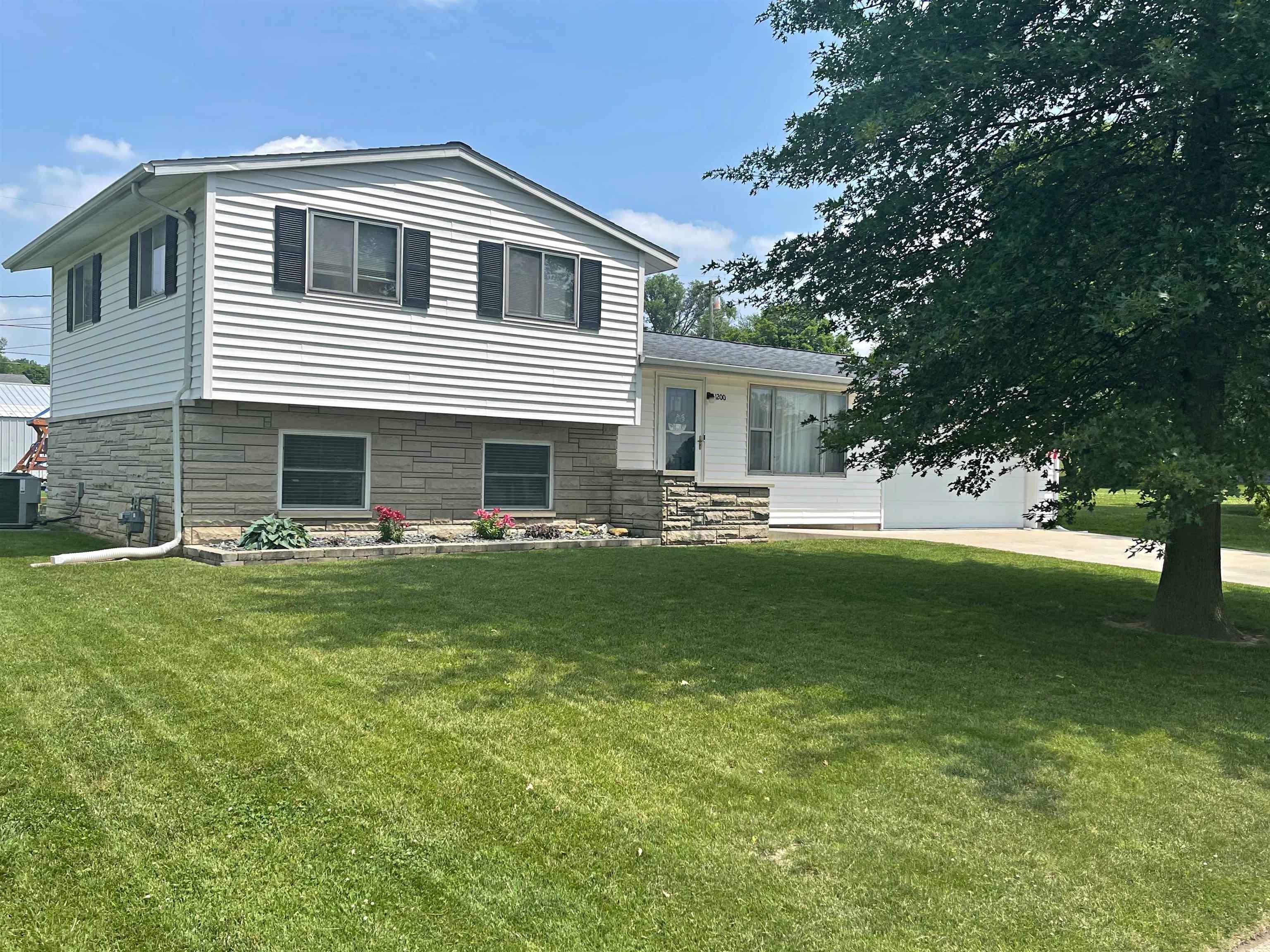 Property Photo: 1200 NE 2nd Street IN 47501