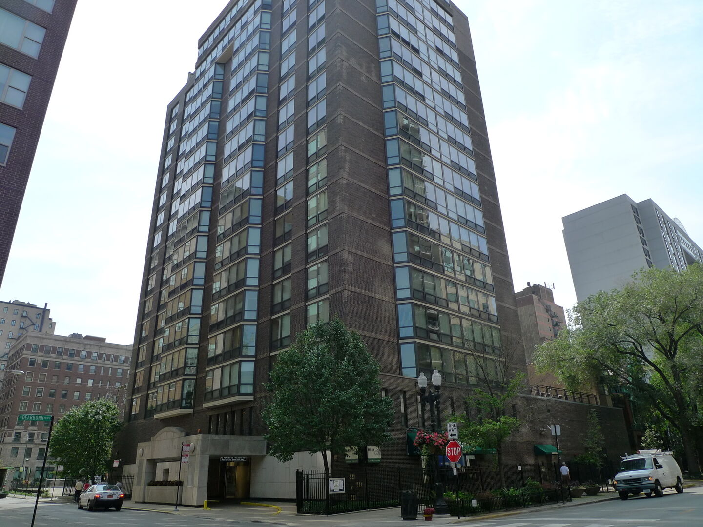 Property Photo:  21 W Goethe Street 4E  IL 60610 
