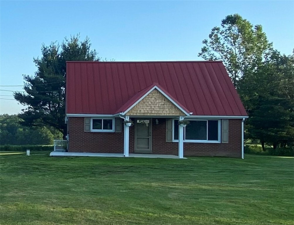 Property Photo:  130 Century Farm Rd  PA 15026 