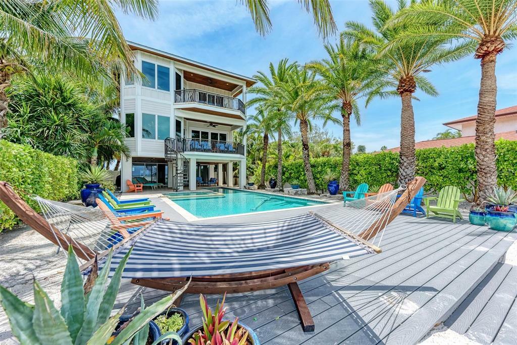 Property Photo: 830 S Bay Boulevard A FL 34216