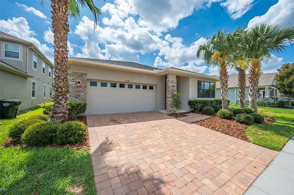 Property Photo:  2524 Fontaine Drive  FL 34741 