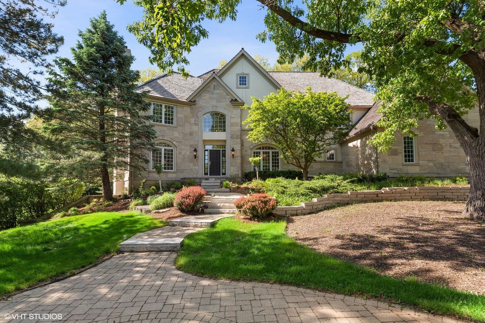 Property Photo:  83 S Wynstone Drive  IL 60010 