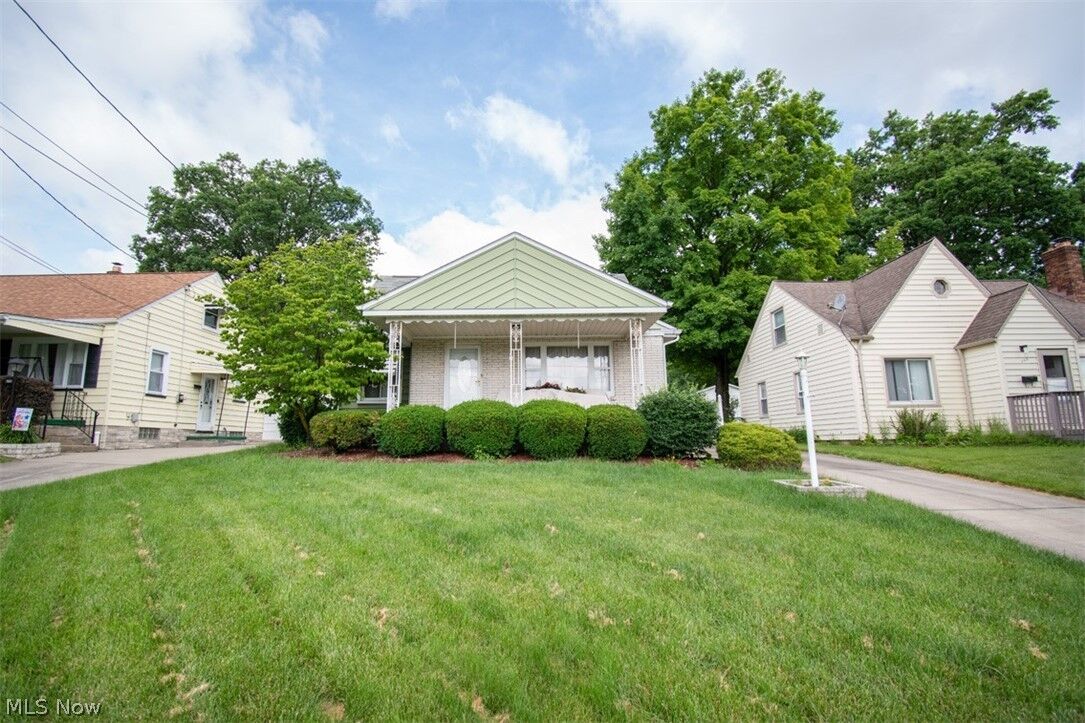 Property Photo:  561 Audrey Lane  OH 44471 