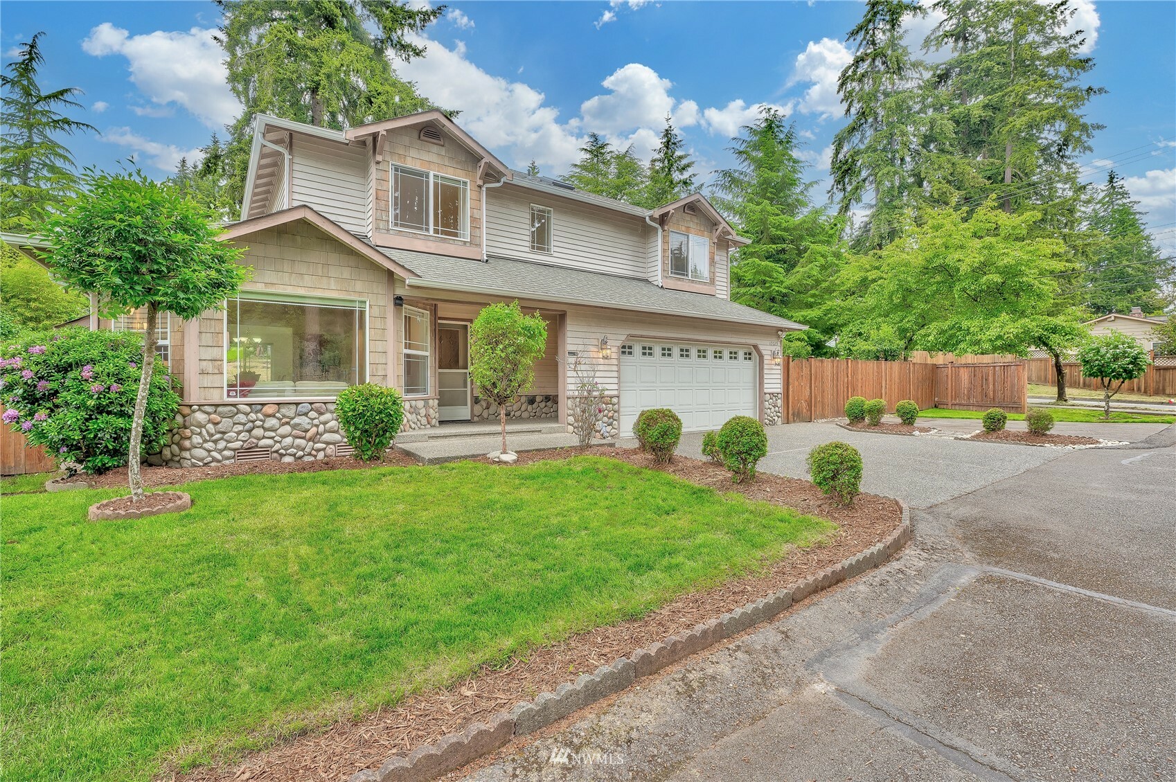 Property Photo:  17029 Dayton Avenue N  WA 98133 