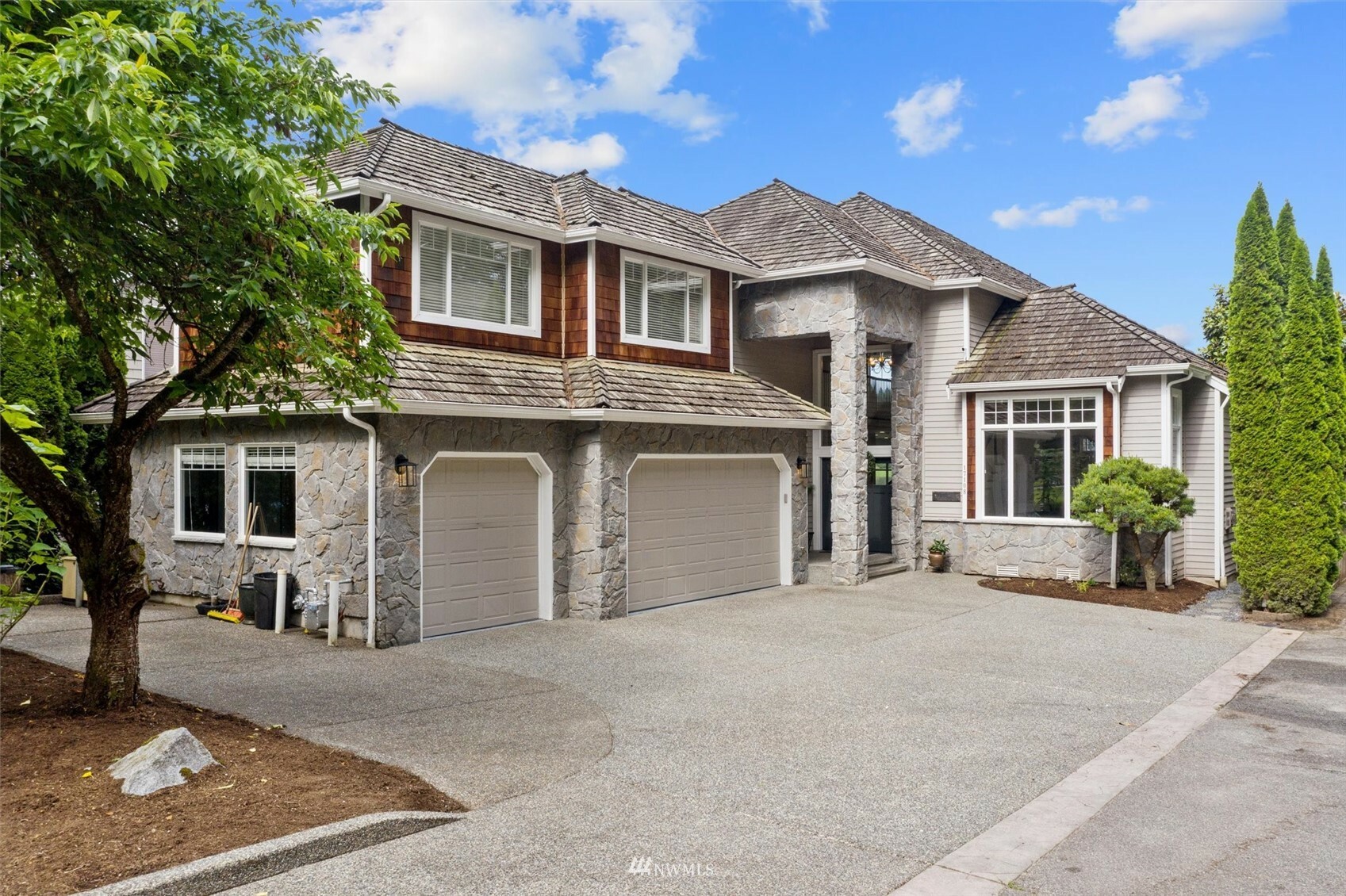 Property Photo: 17108 185th Avenue NE WA 98072