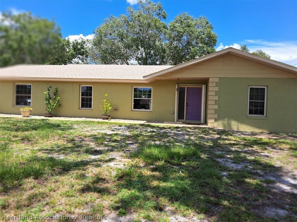 Property Photo:  4215 Maderia Avenue  FL 33872 